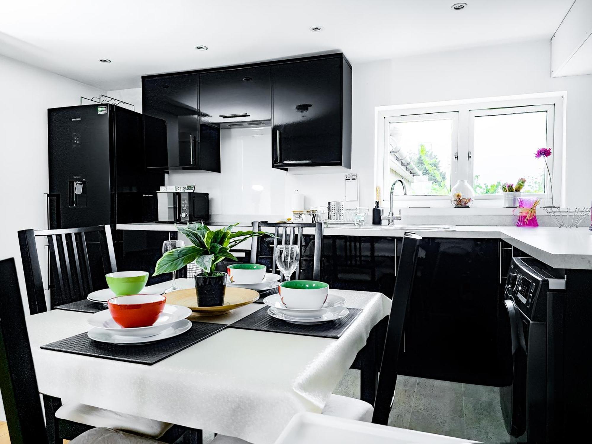 Charming London Home, Opp Arnos Grove Underground Station, Parking New Southgate Екстериор снимка
