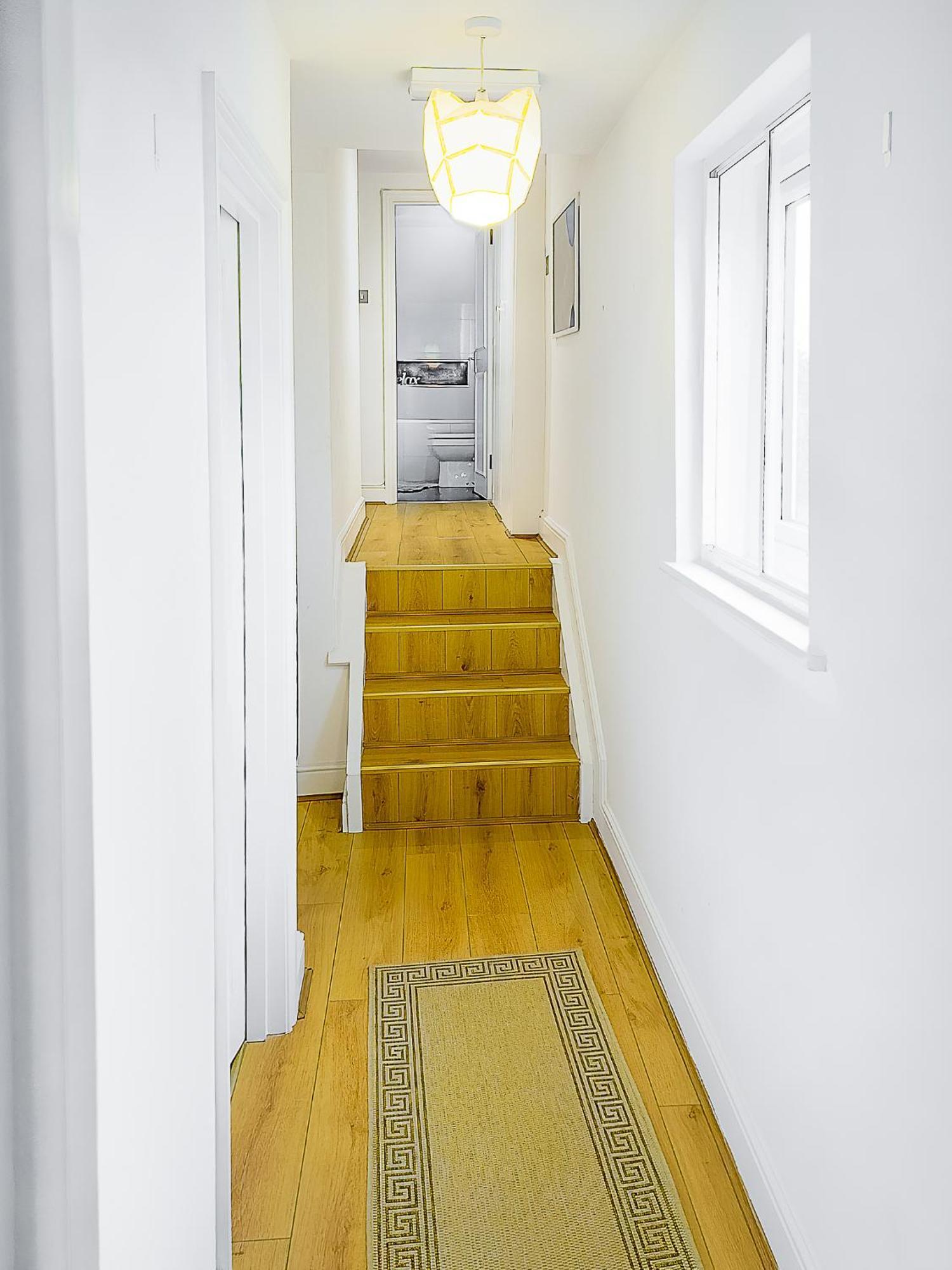 Charming London Home, Opp Arnos Grove Underground Station, Parking New Southgate Екстериор снимка